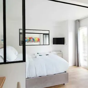 https://cosy-apartment-2-sacree-coeur-montmartre.fr-paris.fr